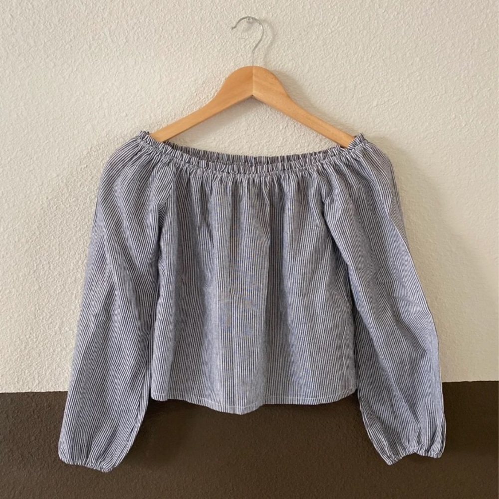 Brandy Melville Off the shoulder crop top